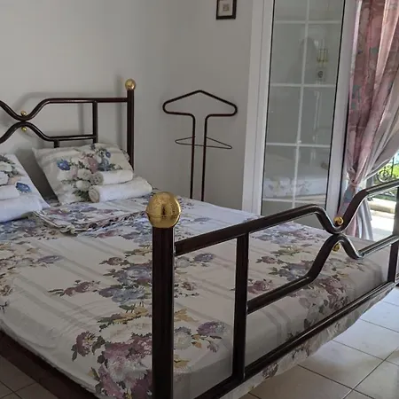 Ekatis Seacoast Nest Holiday home Livanatai